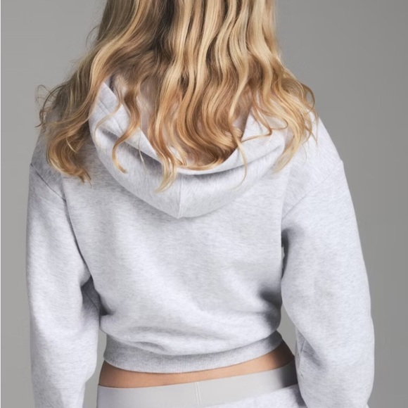 SKIMS Cotton Fleece Shrunken Hoodie – Heather Grey – Size Small (SOLD OUT) - Picture 5 of 6